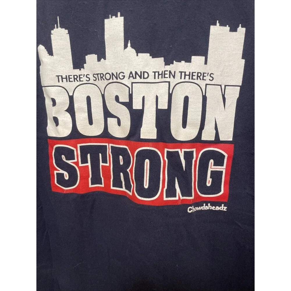 Mens Boston Strong T shirt Sz L crew neck short sleeve navy blue Chowdaheadz